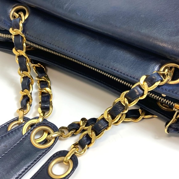 CHANEL Blue Shoulder Bag - Picture 11 of 16